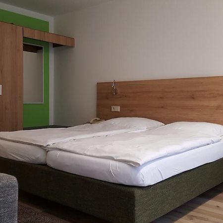 Gaestehaus Ruh - Non-Smoking Freiburg im Breisgau Buitenkant foto