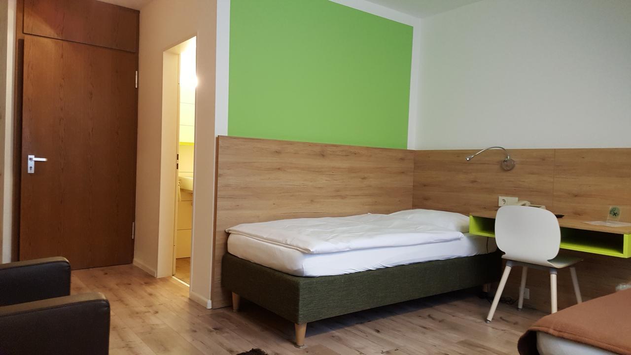 Gaestehaus Ruh - Non-Smoking Freiburg im Breisgau Buitenkant foto