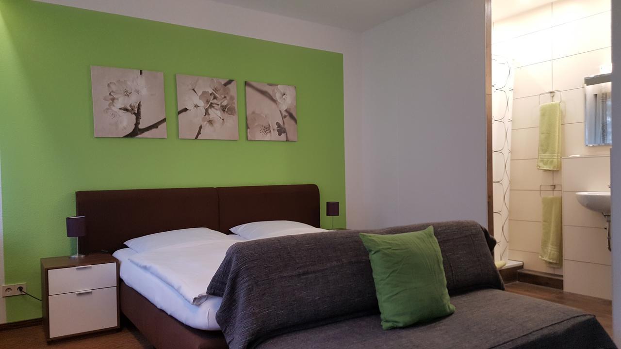 Gaestehaus Ruh - Non-Smoking Freiburg im Breisgau Buitenkant foto