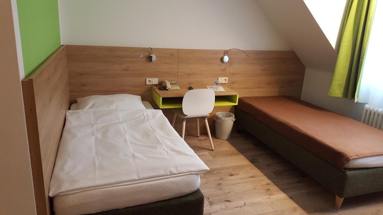 Gaestehaus Ruh - Non-Smoking Freiburg im Breisgau Buitenkant foto